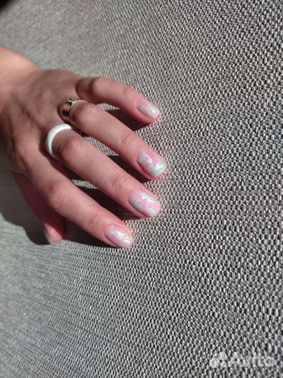 Маникюр и педикюр