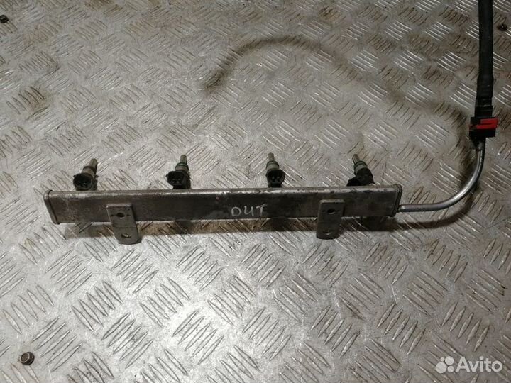 Рейка топливная рампа Mitsubishi Lancer 10