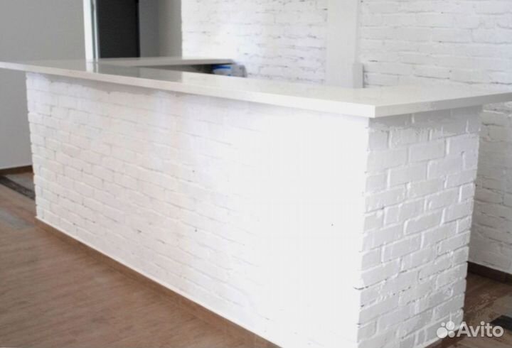 Барная стойка для приемной из искусственного камня