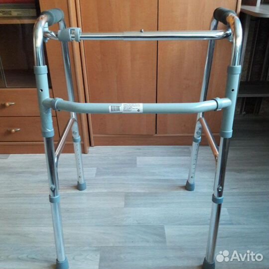 Ходунки новые для взрослых с колесами и без