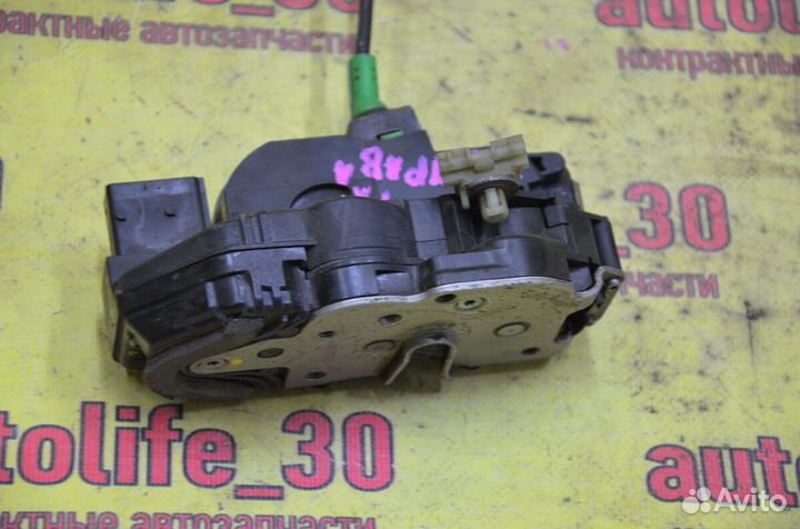 Замок задней правой двери Opel Astra J