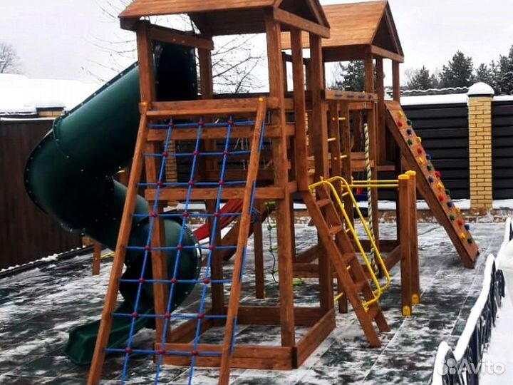 Детская площадка уличная. Безопасная конструкция