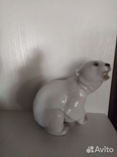 Статуэтка белый Медведь