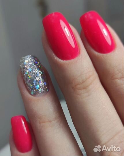 Модель на маникюр