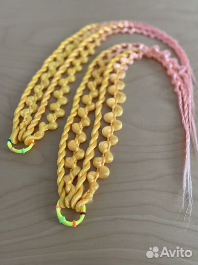 Резинки с косичками