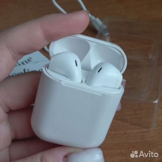 Беспроводные наушники lightpods lite