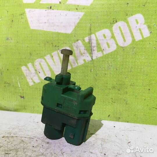 Датчик включения стопсигнала Форд Фокус 1