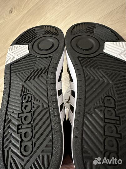 38.5 Новые кеды Adidas