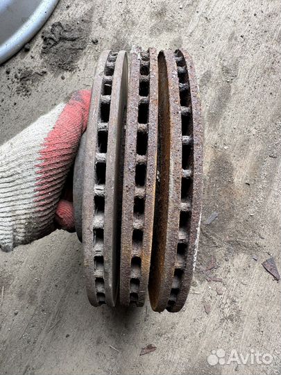 Диски тормозные 256 мм фольксваген гольф 3 пассат