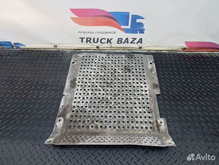 Защитная панель глушителя Mercedes-Benz Axor