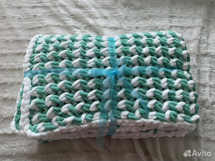 Плед из alize puffy 100 на 130 см