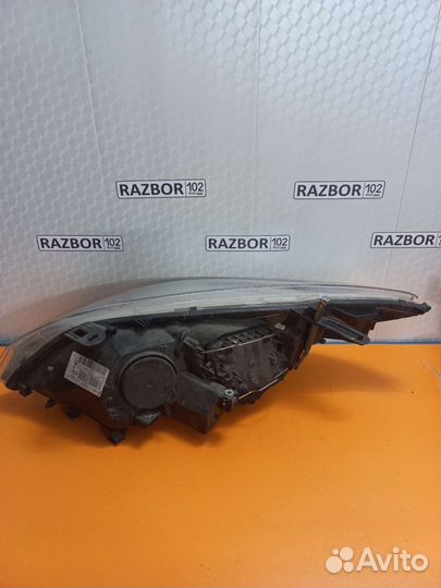 Фара правая Renault Megane 3
