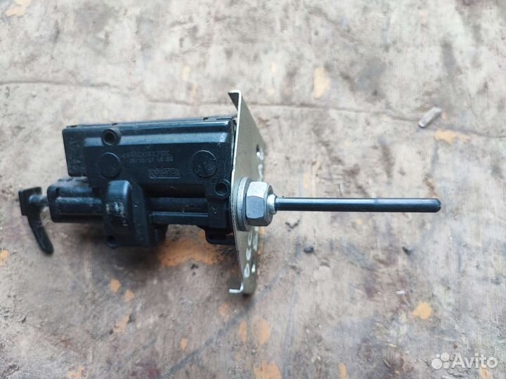 Замок лючка бензобака Лада Веста