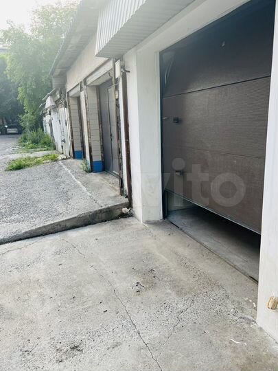 Гараж, > 30 м²