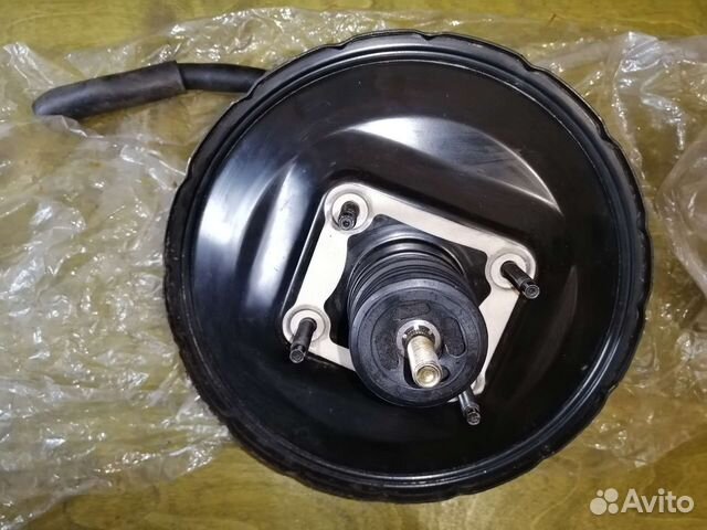 Вакуумный насос мазда премаси 2000г.в