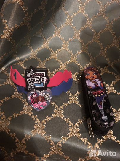 Пенал, браслеты, наклейки монстер хай