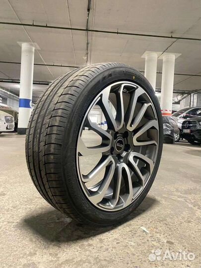 R22 Triangle TH201 275/40, PCD 5x120 DIA 72.6