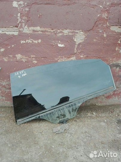 Стекло двери Hyundai Sonata 6 YF 2010