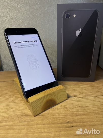 iPhone 8, 64 ГБ