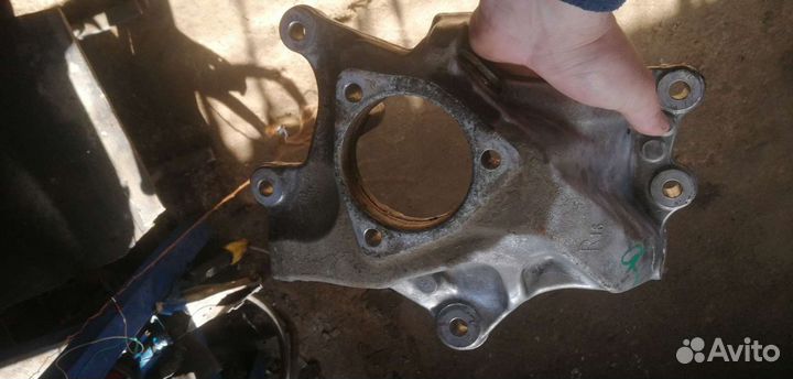 Кулак задний insignia