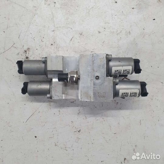 Блок клапанов гидроподвески BMW X5 E70 2011г. 6794