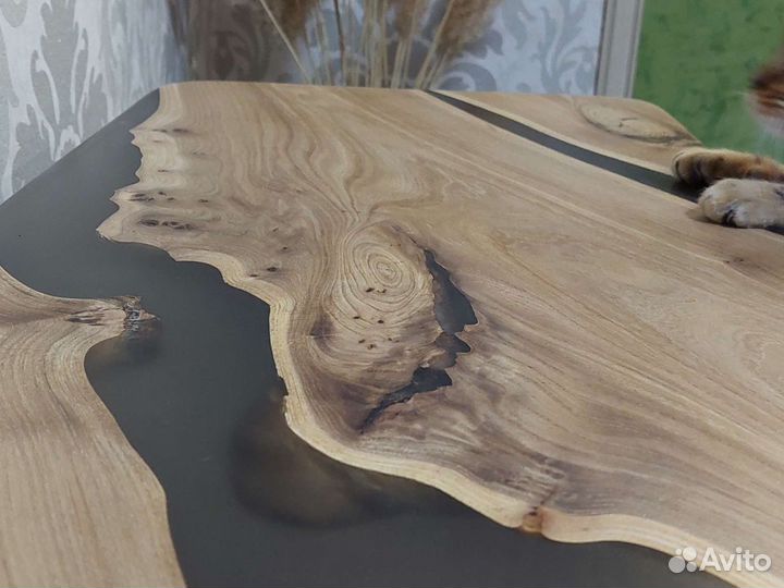 Столик концоль, стиль барокко