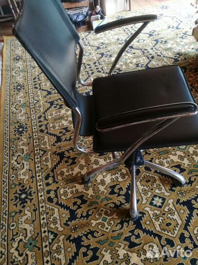 Компьютерное кресло. Стул мастера