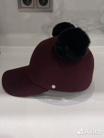 Кепка с помпонами теплая karl lagerfeld