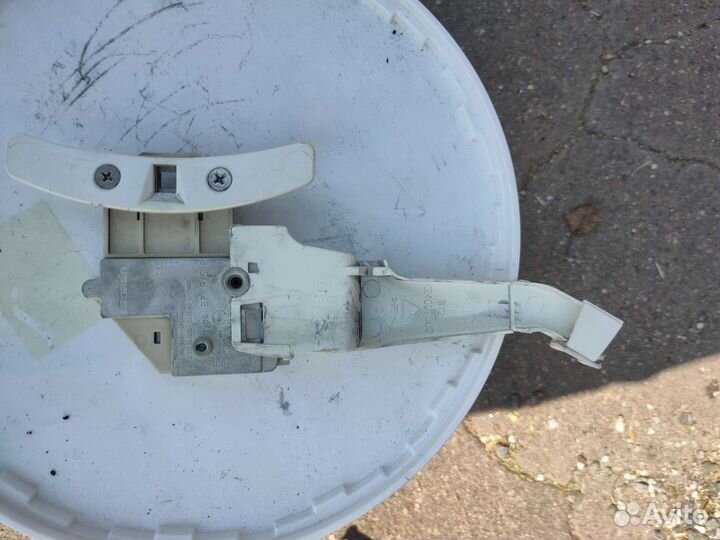 Механизм открывания стиральной zanussi ZWO 3104