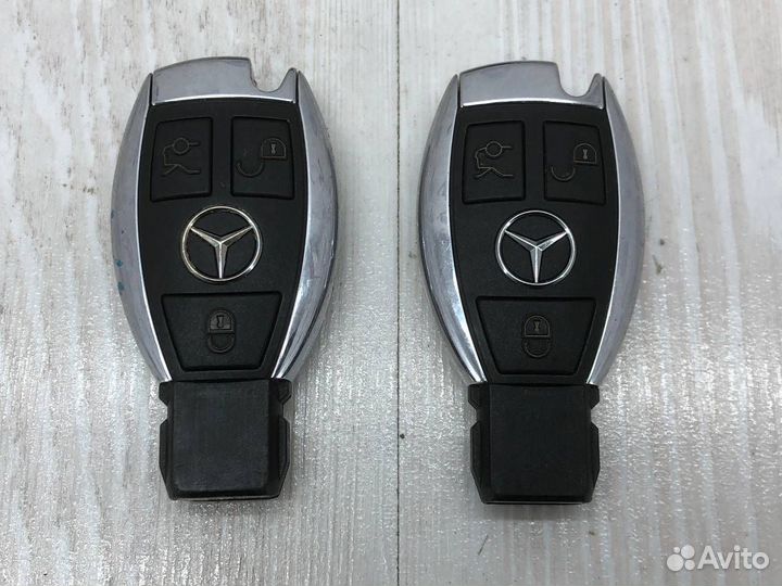 Замок зажигания + 2 ключа Mercedes R172