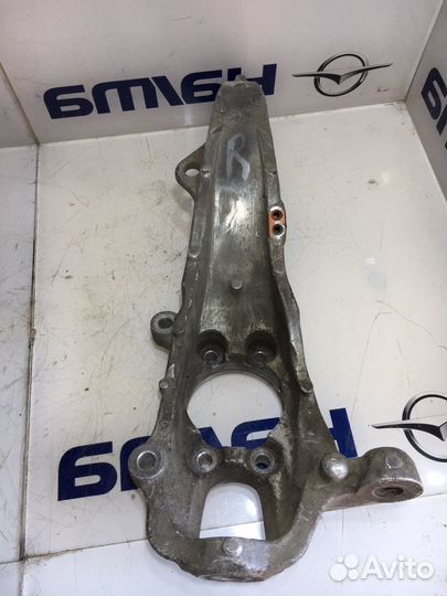 Кулак поворотный правый infiniti m35