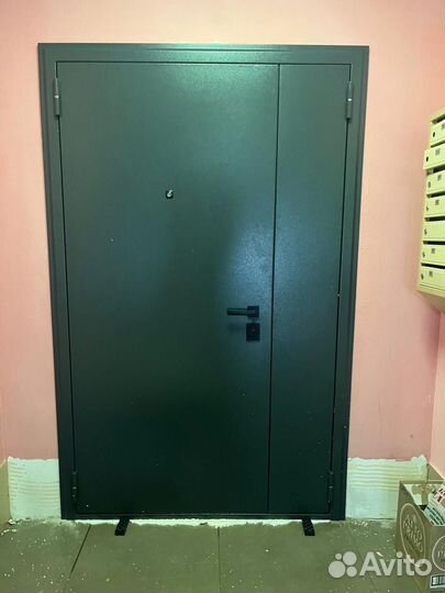Стальная дверь двустворчатая