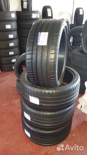 Michelin Pilot Sport 4 S 245/45 R20 и 275/40 R20