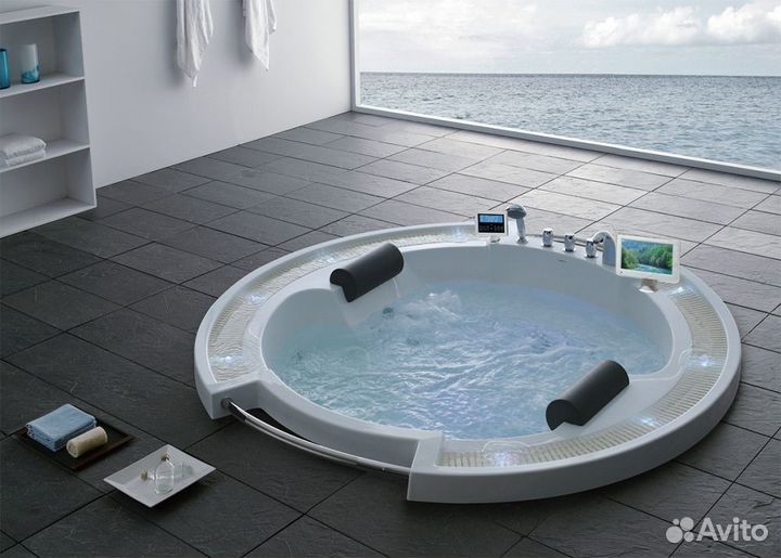 Ванна джакузи с гидромассажем