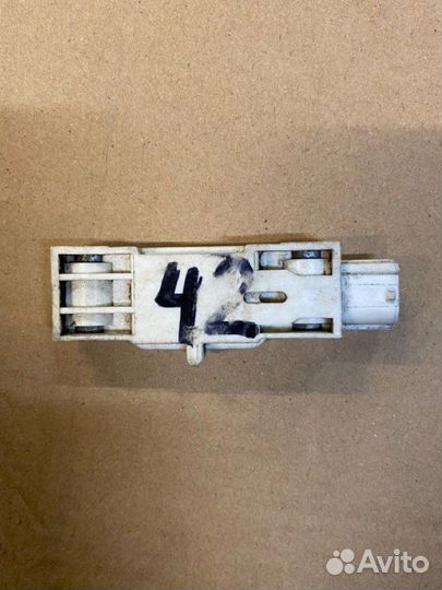 Датчик удара передний Паджеро 4