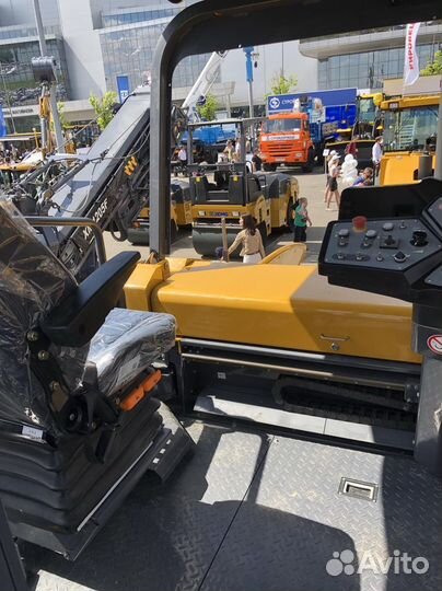 Асфальтобетоноукладчик XCMG RP603, 2023