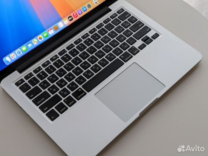 Топовый MacBook Pro i5 идеален для работы