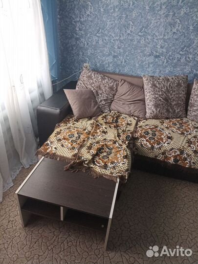 1 Угловой диван почти новый, 2 диван и кресла