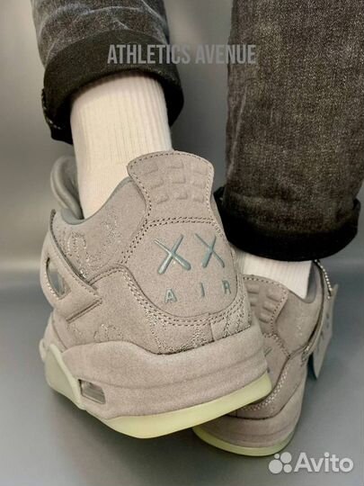 Nike Air Jordan 4 retro kaws