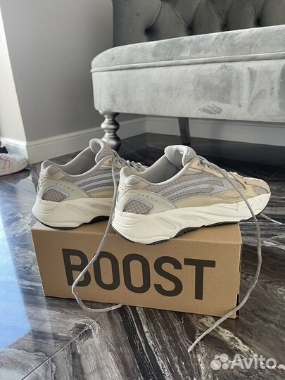 Adidas yeezy boost 700 v2