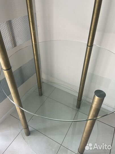 Стеклянный стеллаж