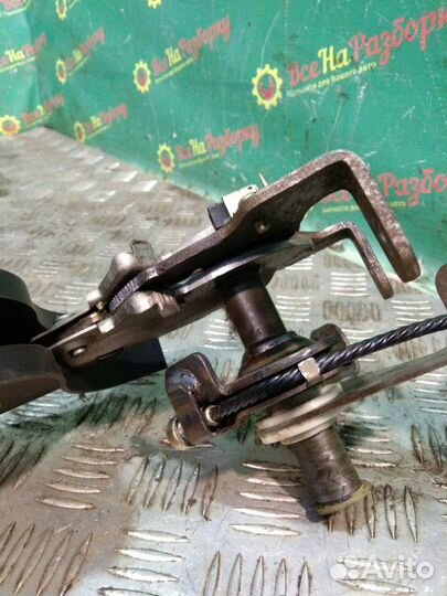 Рычаг стояночного тормоза Hyundai Elantra 1.6