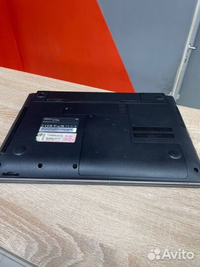 Ноутбук Samsung для учебы и работы