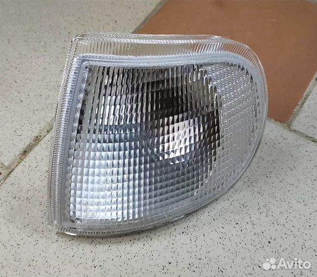 Поворотник левый Skoda Felicia (новый)