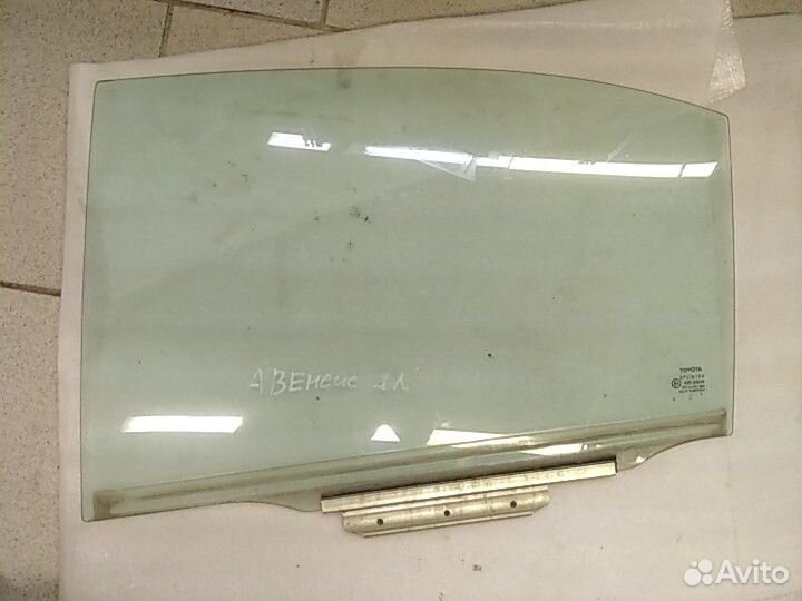 Стекло Toyota avensis 2