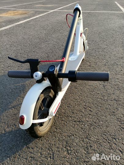 Электросамокат Xiaomi Mijia M365 белый