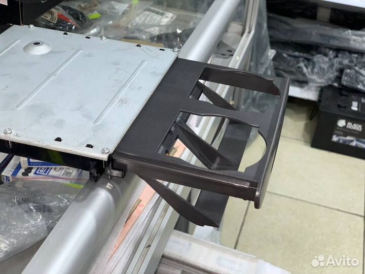 Выдвижной подстаканник Приора