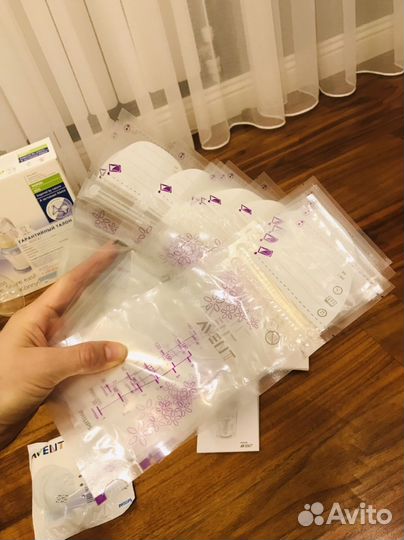 Молокоотсос Philips avent + пакеты для молока