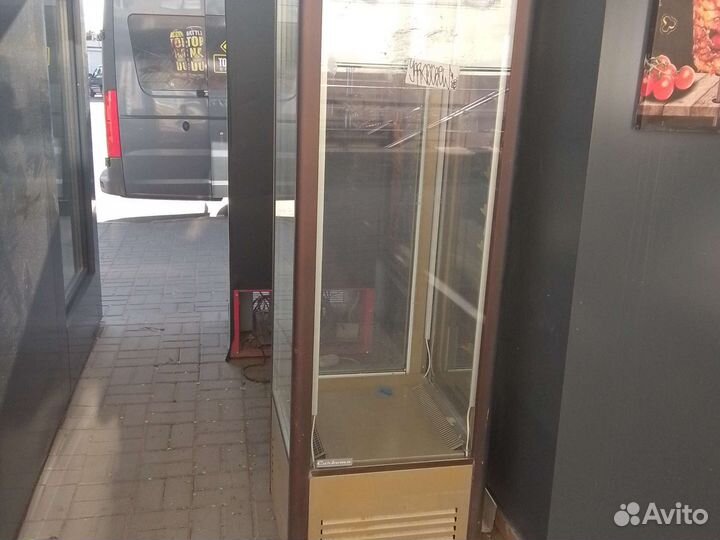 Витрина холодильник