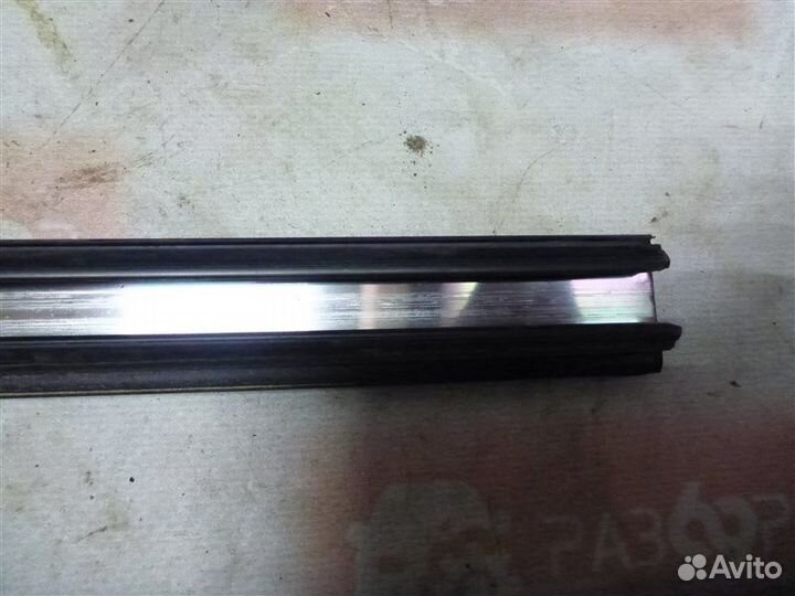 Уплотнитель стекла двери бархотка задний левый